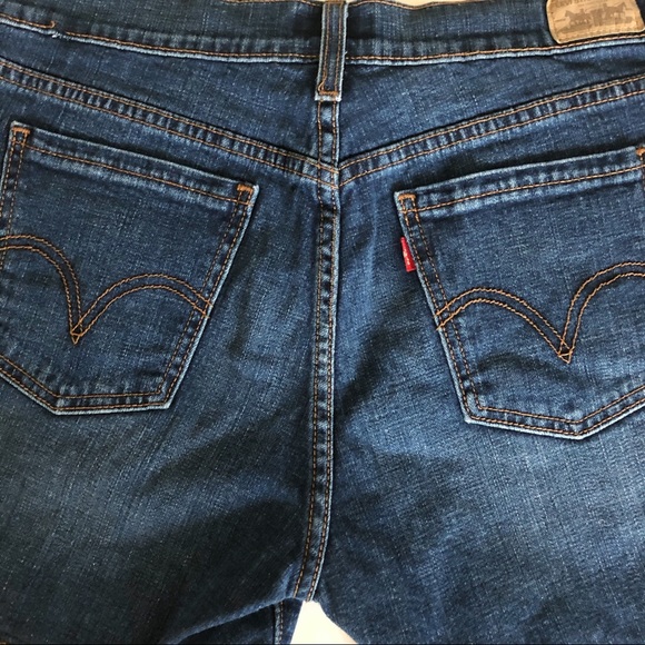 LEVIS High Waist Pleated Mom Jean Shorts - Picture 4 of 10